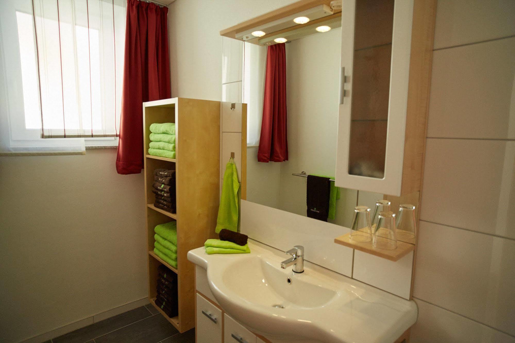 Business Homes - Das Apartment Hotel Lauchheim Exteriör bild